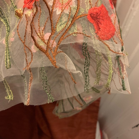 Embroidered flower sheer Maxi Dress (off white) - Picture 8 of 11